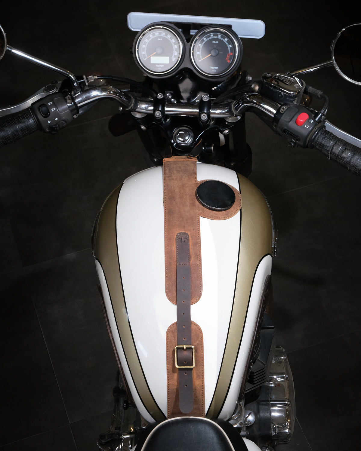Triumph: popruh na nádrž Moto Exclusive