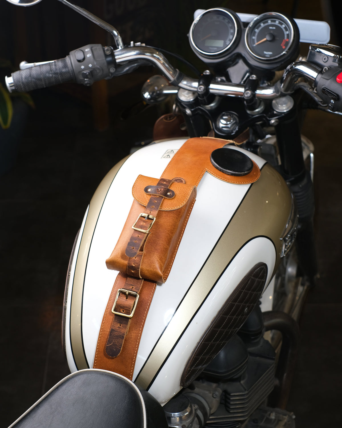 Triumph: Moto Exclusive Tank Strap