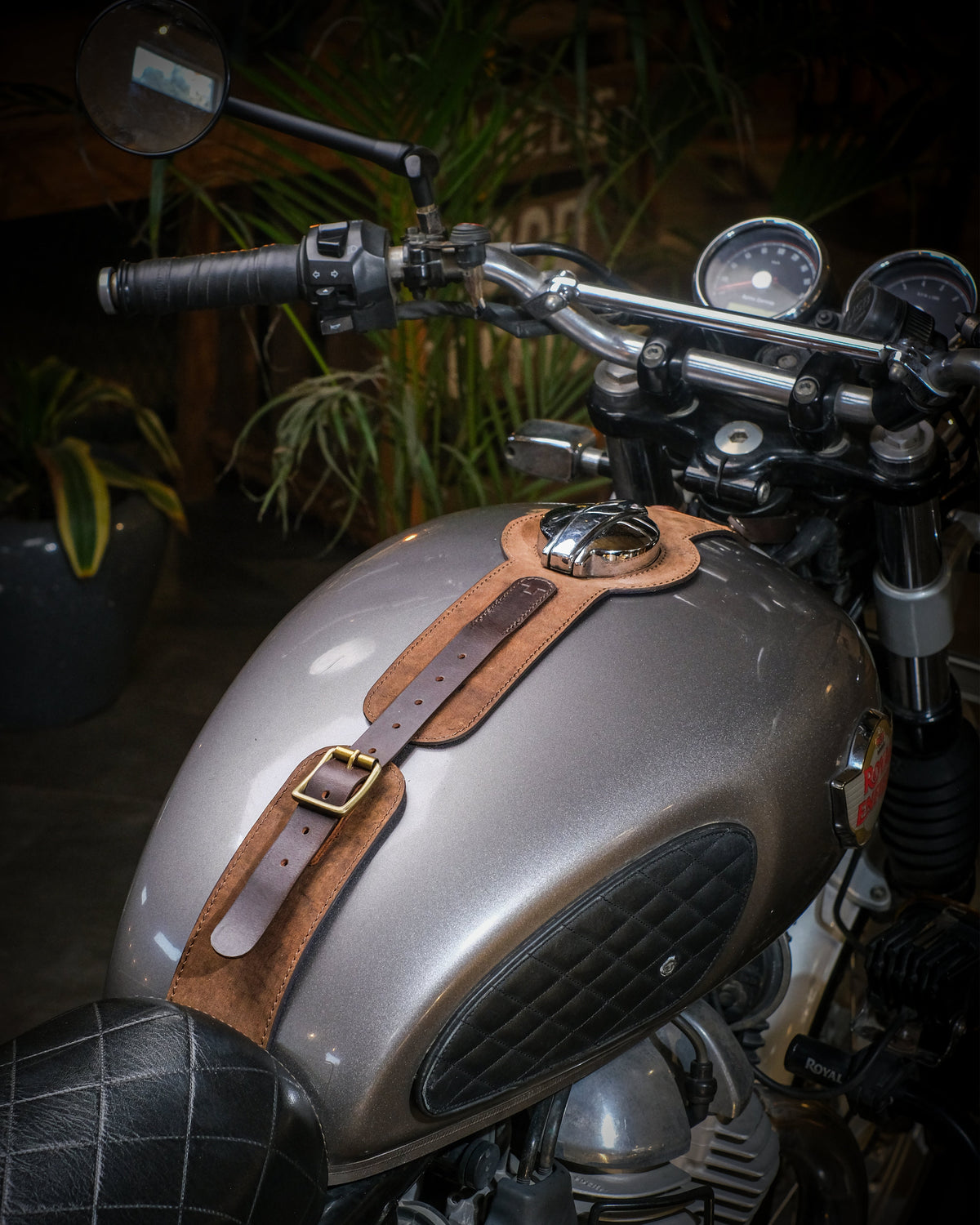 Interceptor/GT/Bear 650: Moto Exclusive Tank Strap