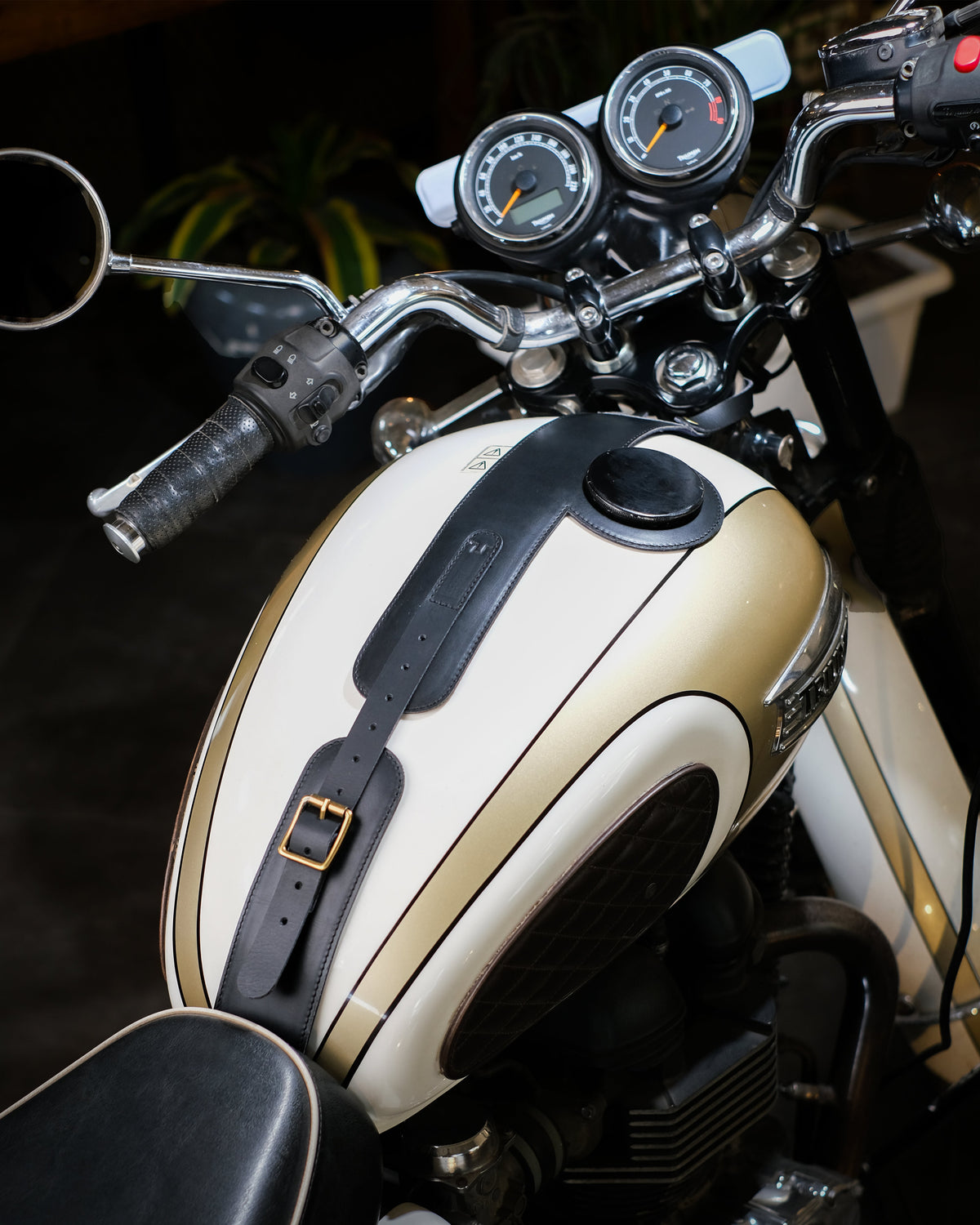 Triumph: Moto Exclusive Tank Strap