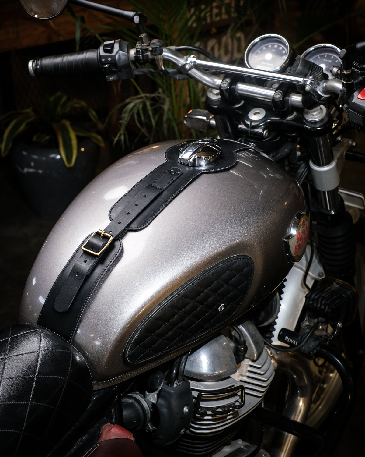 Interceptor/GT/Bear 650: Moto Exclusive Tank Strap